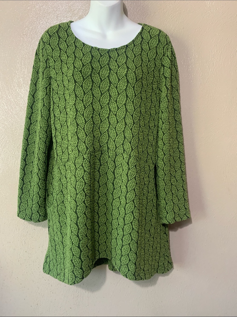 Toofan size M Textured Lime Green Blsck Knit Tunic Top Pockets stretchy